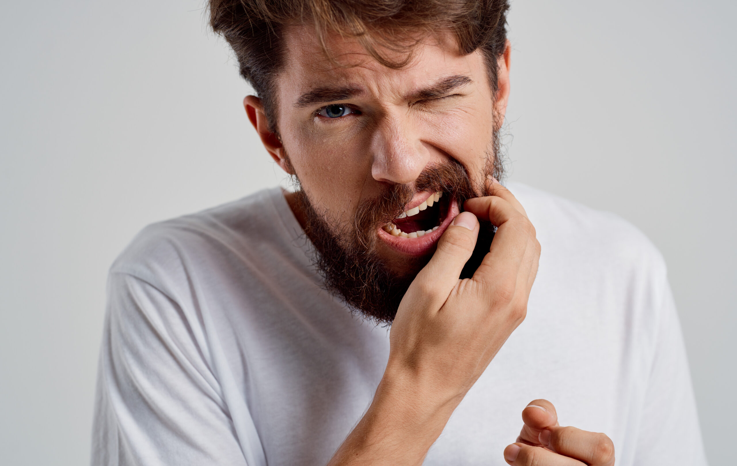 How to Safely and Painlessly do tooth extraction at home